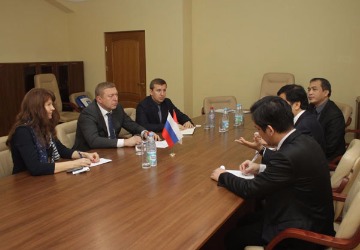 8  2016  -            ,        