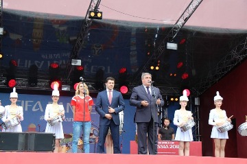 В день старта Чемпионата мира по футболу FIFA в России, на Центральной площади Калининграда состоялось открытие фан-зоны. 