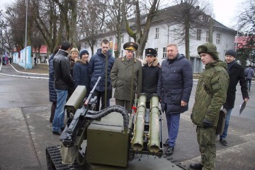 18       ,         .