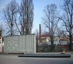 Мемориальный комплекс на братской могиле советских воинов, погибших при штурме города-крепости Кенигсберг в апреле 1945 года на улице Комсомольской