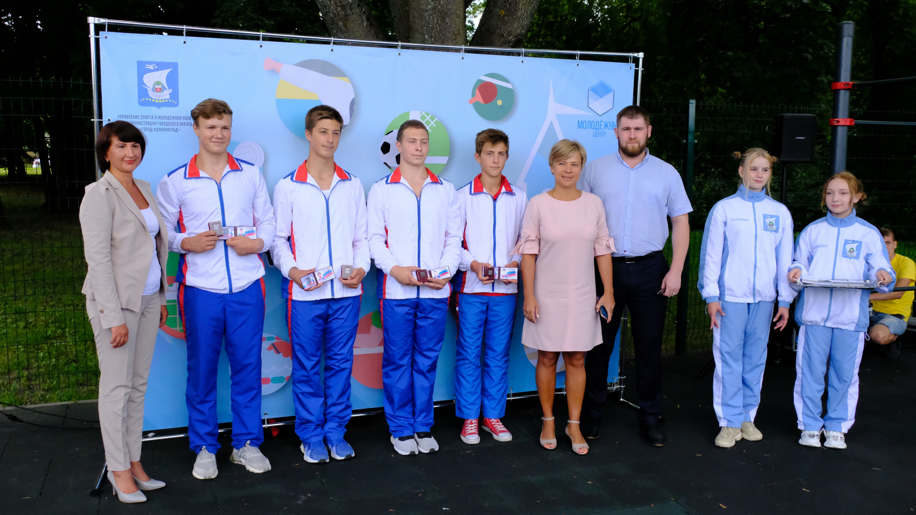 Сшор калининград. Школа на спортивной в Калининграде. Картинки молодые специалисты мужчины физкультурники в школе 2019-2020.