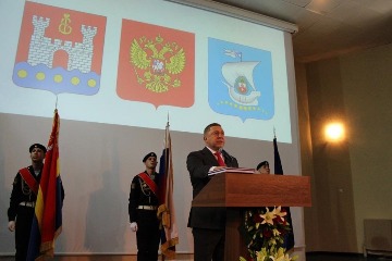 7 декабря 2017 года -  в Доме искусств состоялась торжественная церемония вступления в должность главы городского округа «Город Калининград» Александра Ярошука.