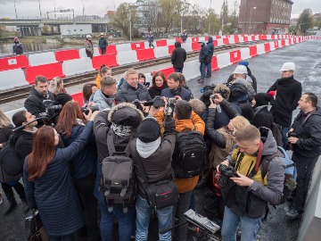 15  2017                     . 