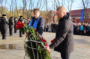 4  2017  -          ,    