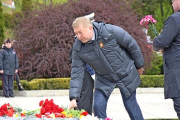 9  2017  -     ,   72-        .         