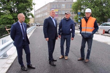 5  2017  -            - ,            .       ..