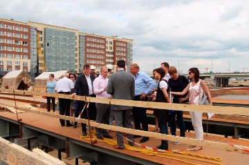 9  2017  -           ,         ,                