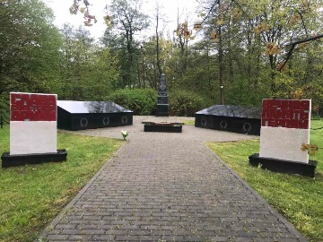 bratskaja_mogila_ul._gercena_v_zelenom_massive