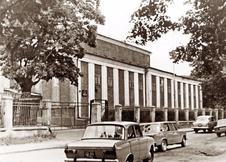 Выставочный зал - склад текстиля на ул. Баранова (1985 год)