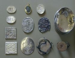 Шкатулка с оккультными предметами, 16-18 в.в., раскопки Королевского замка
