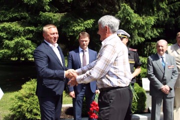 7  2017  -            .