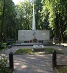 Мемориальный комплекс на братской могиле советских воинов, погибших при штурме города-крепости Кенигсберг в апреле 1945 г. на улице Киевской