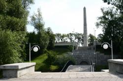 Мемориальный памятник 1200 воинам-гвардейцам 