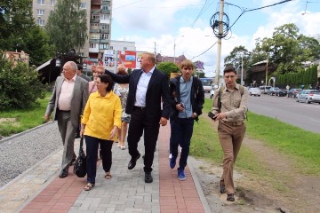 18  2017                 -      .