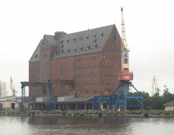 Здание портового склада