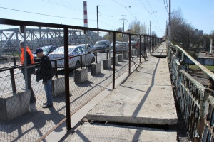 Закрывается движение транспорта по путепроводу на ул. А.Суворова