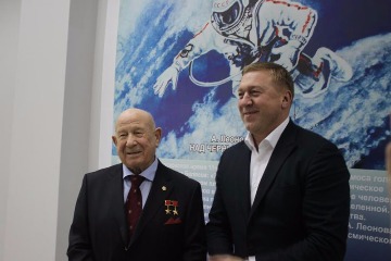 24 декабря – Церемония присвоения имени дважды героя Советского Союза, летчика-космонавта А.А. Леонова библиотеке № 4.