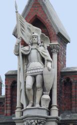 Cкульптура Фридриха фон Цоллерна на городском фасаде Фридландских ворот