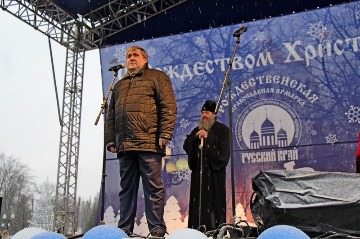 Глава Калининграда Алексей Силанов  принял участие в рождественских торжествах и праздничных гуляниях на площади Победы